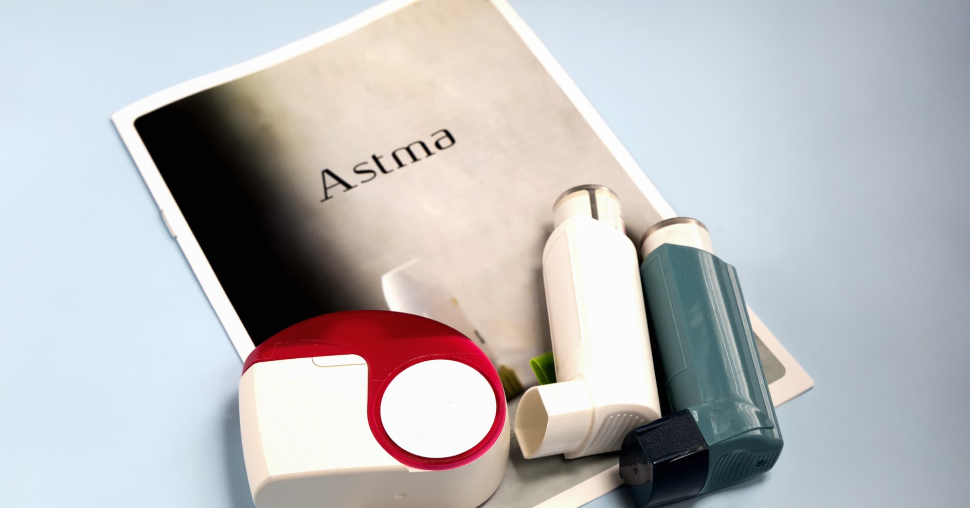 First aid support for a person experiencing an asthma attack