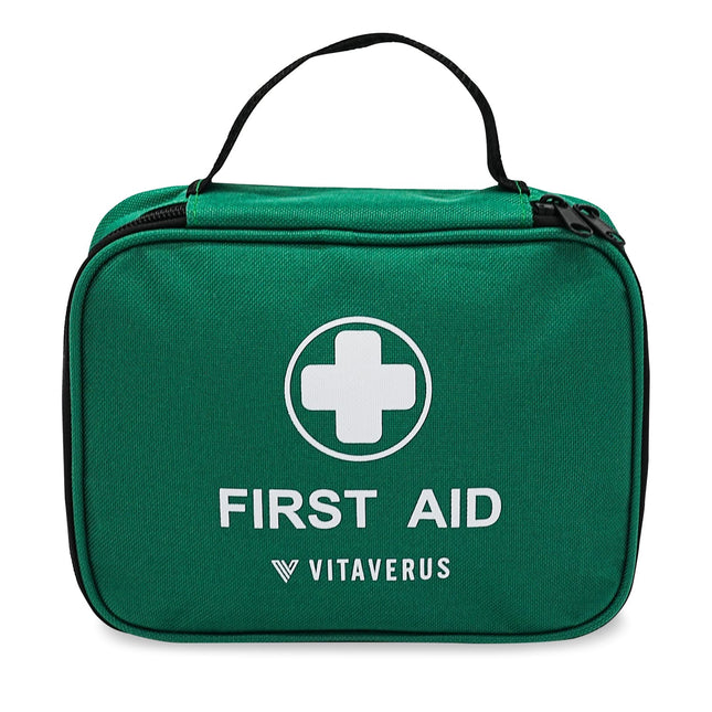 Compact first aid kit for motorists and passengers